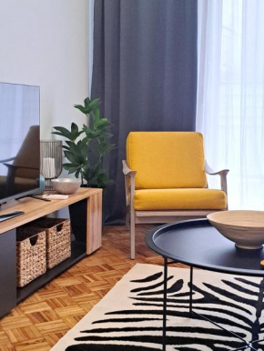 Stylish City Center Apartment